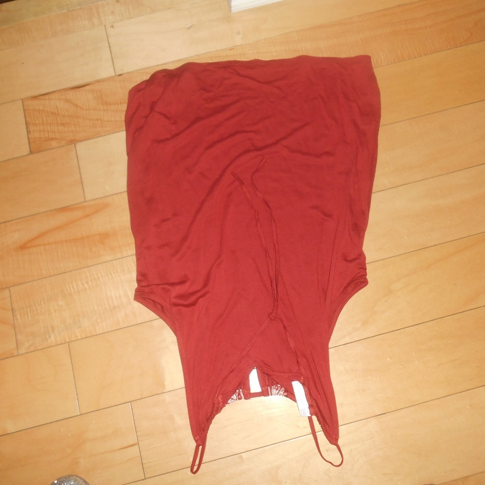 Top - Picture 2 of 3